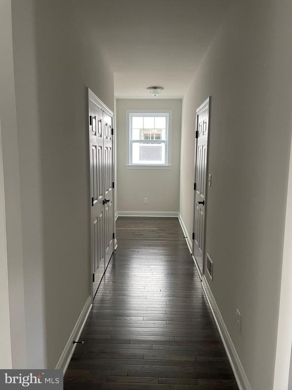 512 Lewis Street - Photo 2