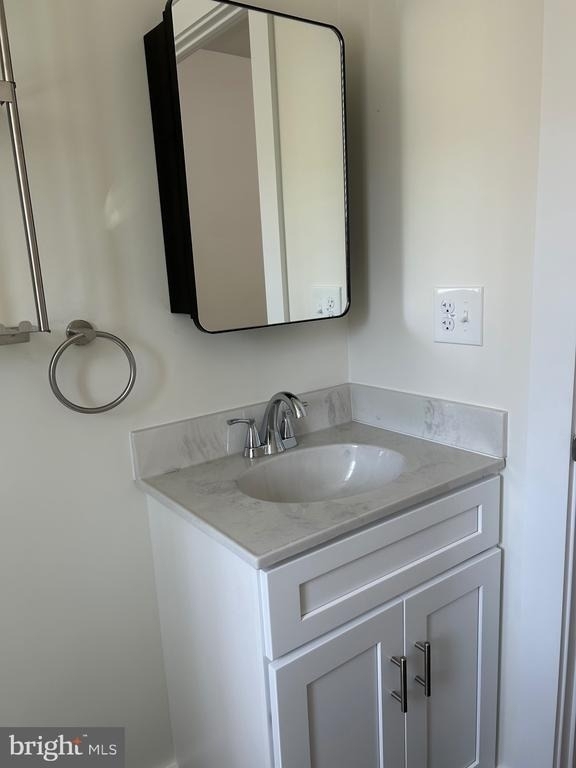 146 N Walnut Street - Photo 8
