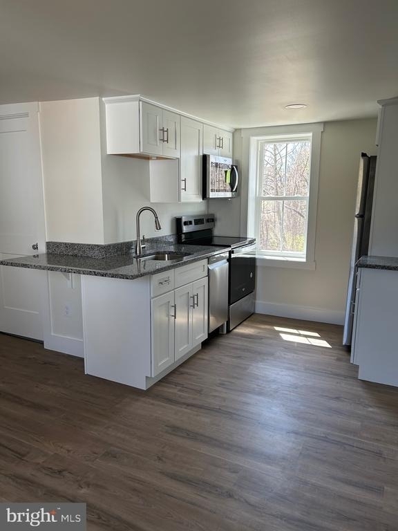 146 N Walnut Street - Photo 2