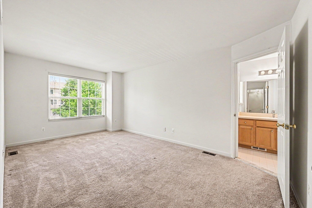 2878 Barclay Way - Photo 19