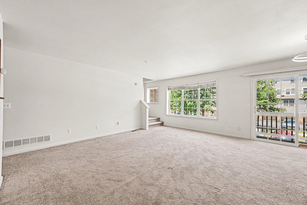 2878 Barclay Way - Photo 6