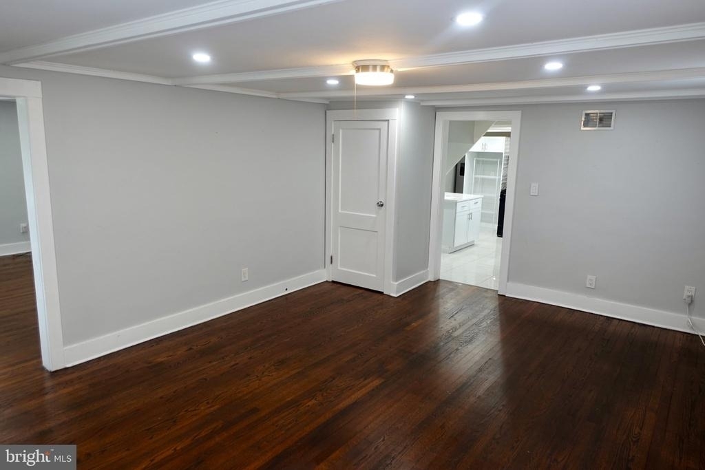 11 Main Street - Photo 2