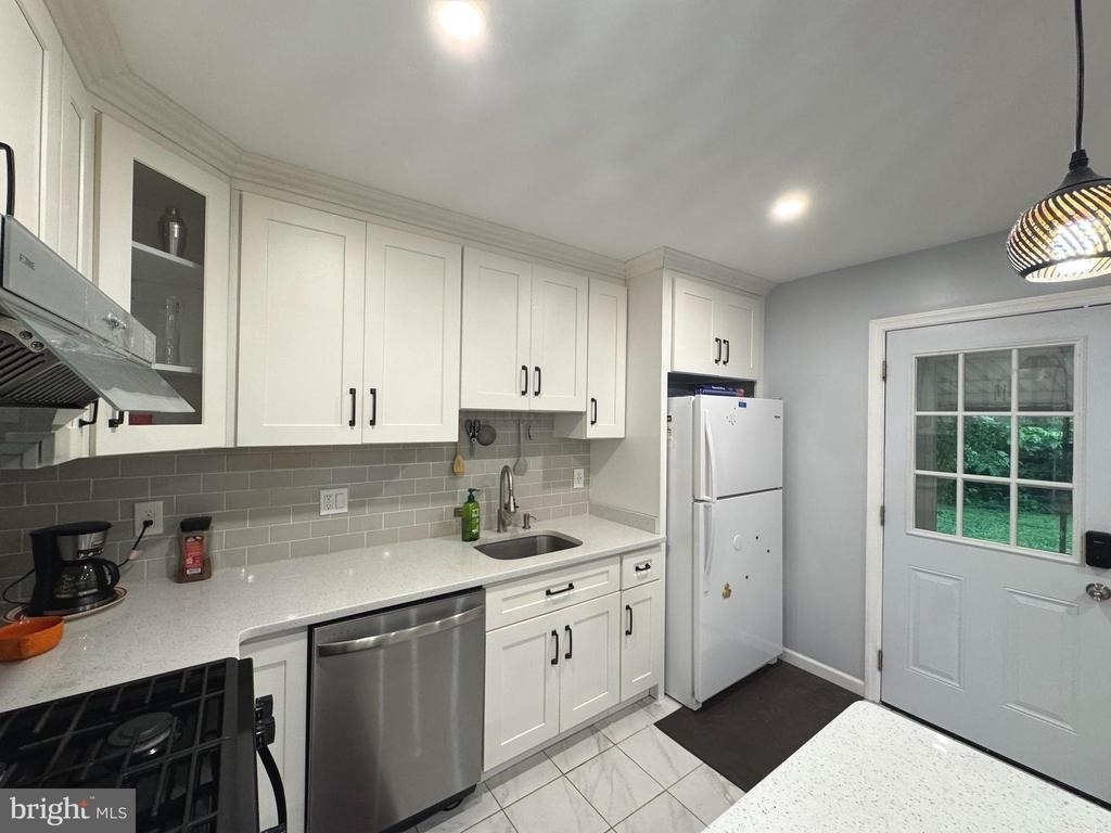 218 Birch Avenue - Photo 10