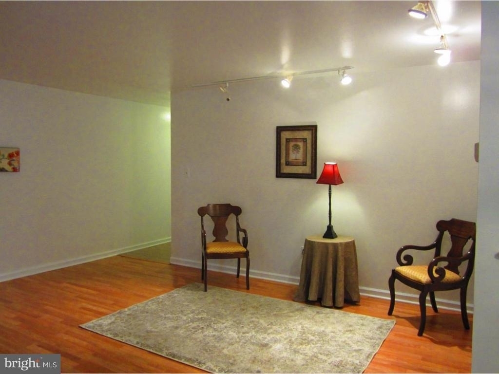 272 Tavistock - Photo 10