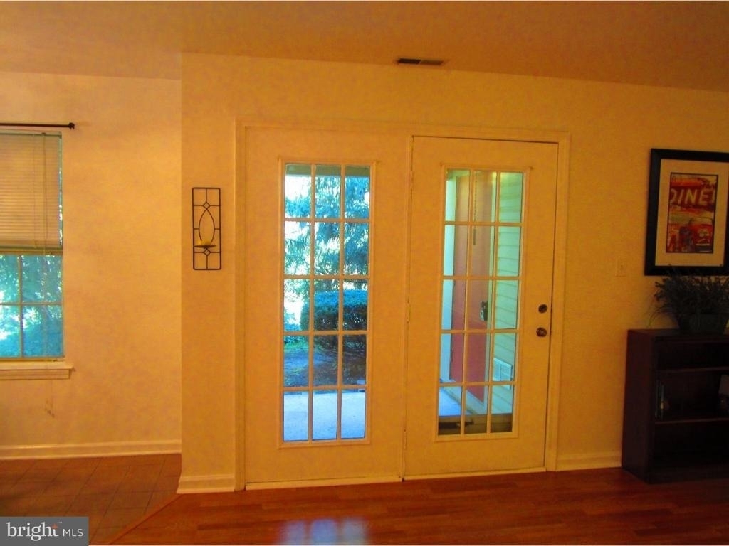 272 Tavistock - Photo 9