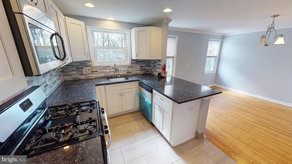 308 Comly Avenue - Photo 3