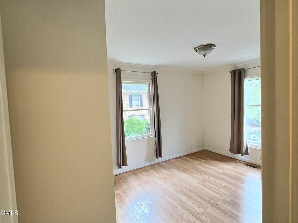 1515 E Franklin Street - Photo 5