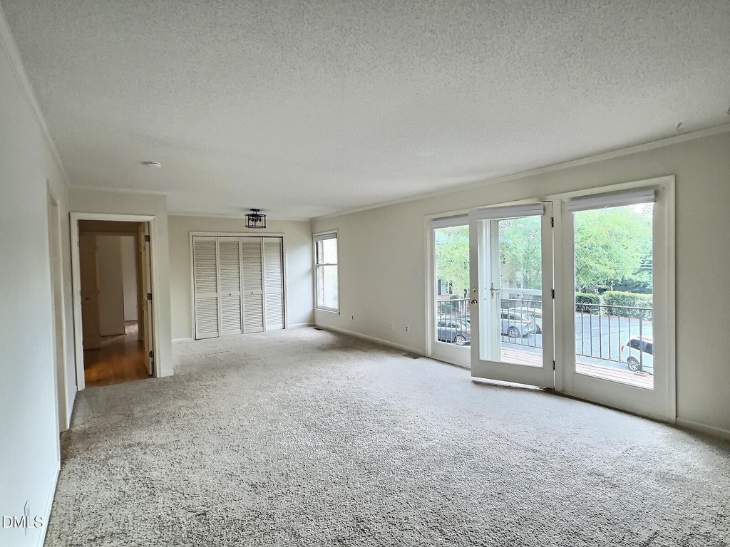 1515 E Franklin Street - Photo 2