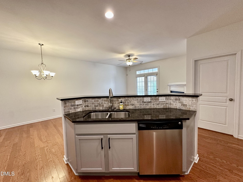 513 Dragby Lane - Photo 5