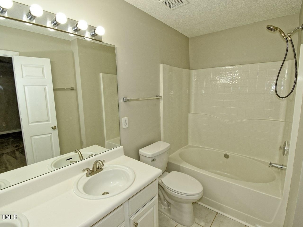 314 Canyon Lake Circle - Photo 16