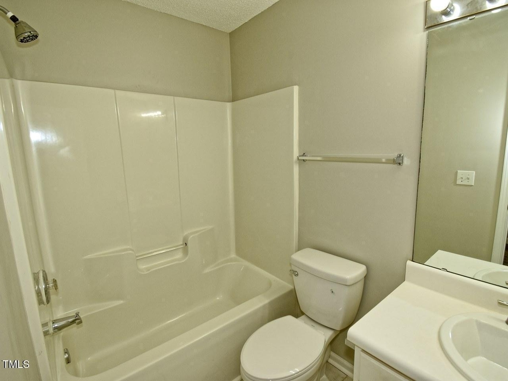 314 Canyon Lake Circle - Photo 20
