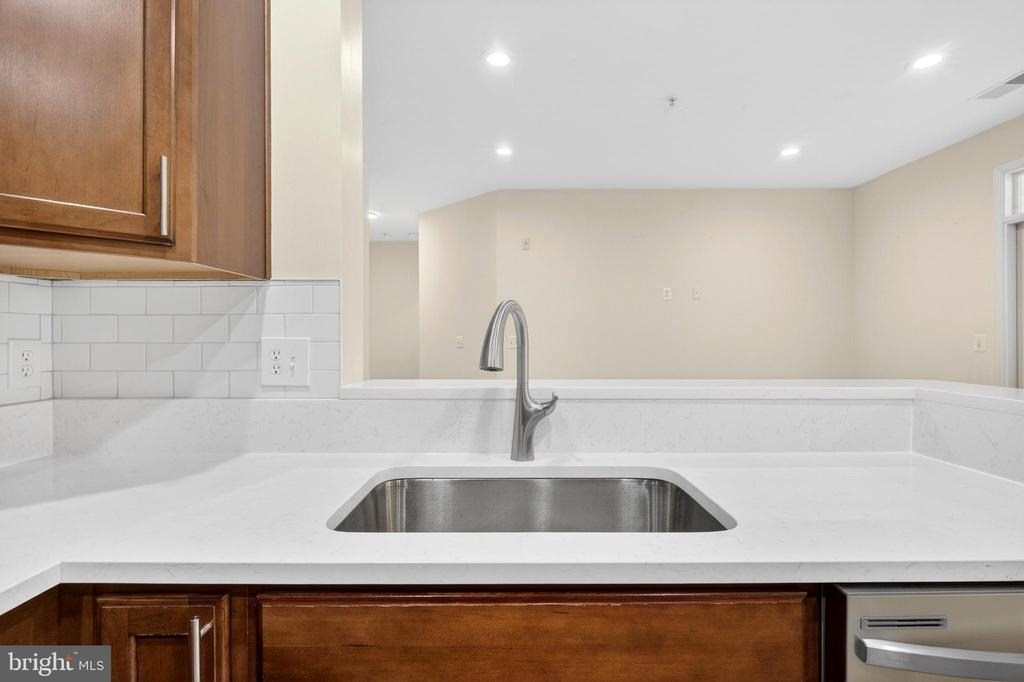 1321 Karen Boulevard - Photo 19