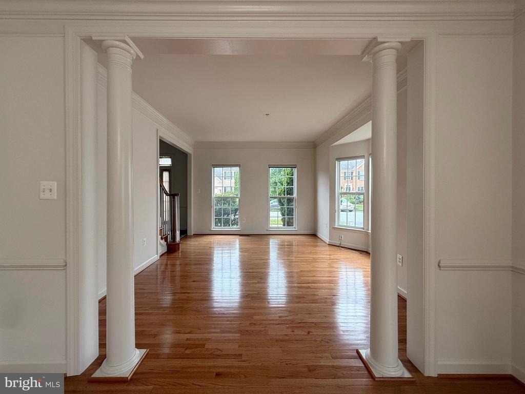 4415 Medallion Drive - Photo 5
