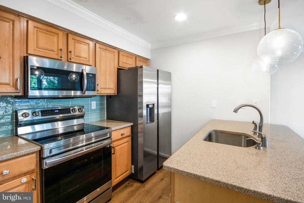 14318 S Shore Court - Photo 10