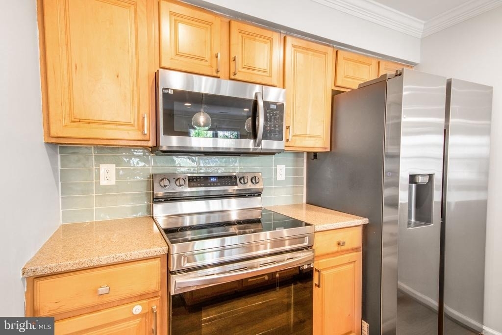 14318 S Shore Court - Photo 11