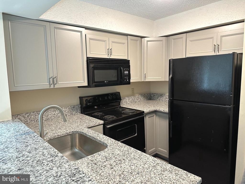 14003 Justin Way - Photo 1