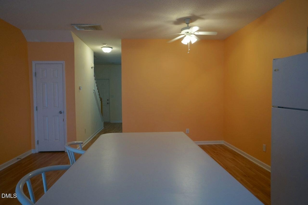 312 Commons Drive - Photo 5