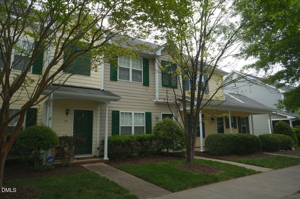 312 Commons Drive - Photo 1