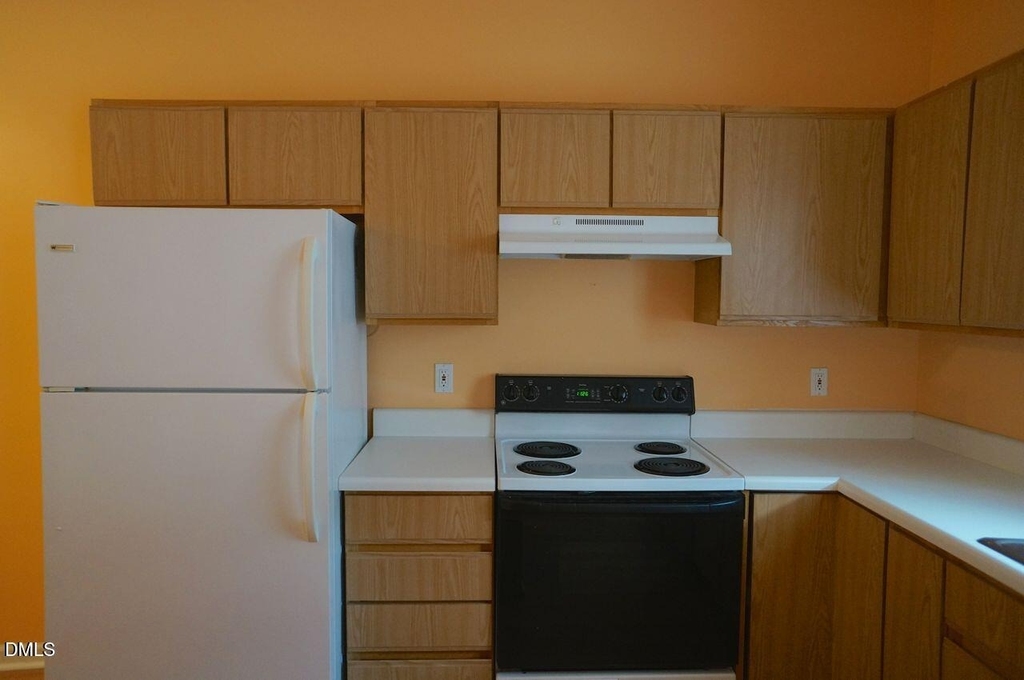 312 Commons Drive - Photo 4