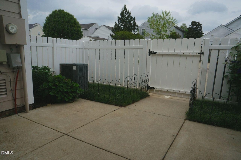 312 Commons Drive - Photo 17