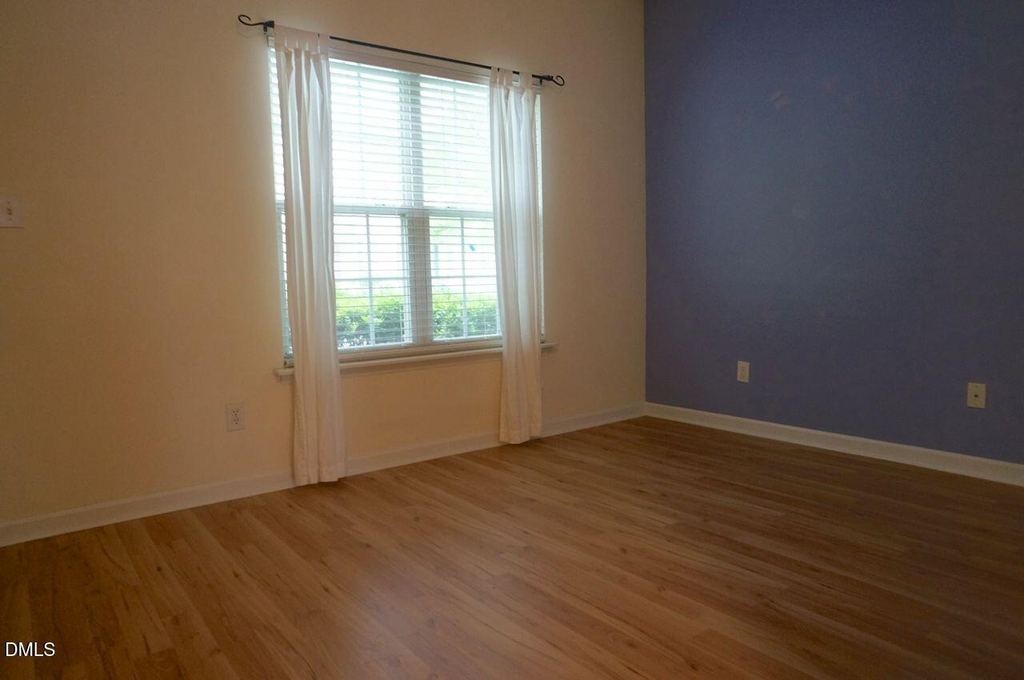 312 Commons Drive - Photo 8