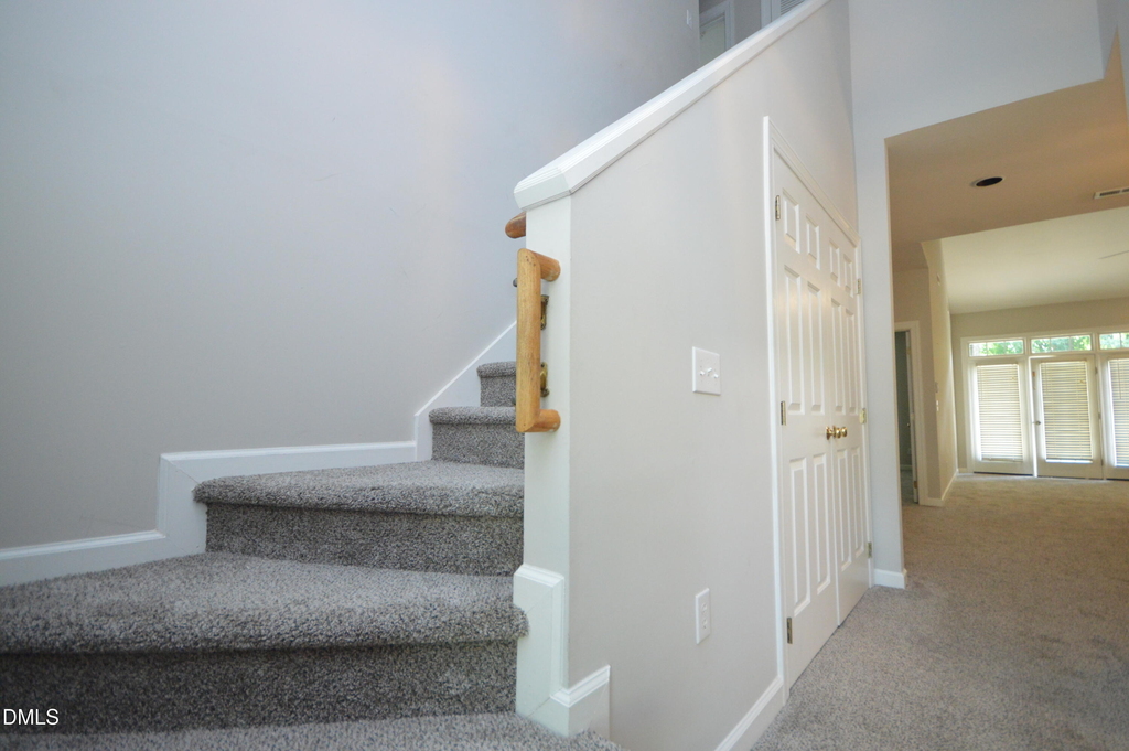 3319 Philmont Drive - Photo 2