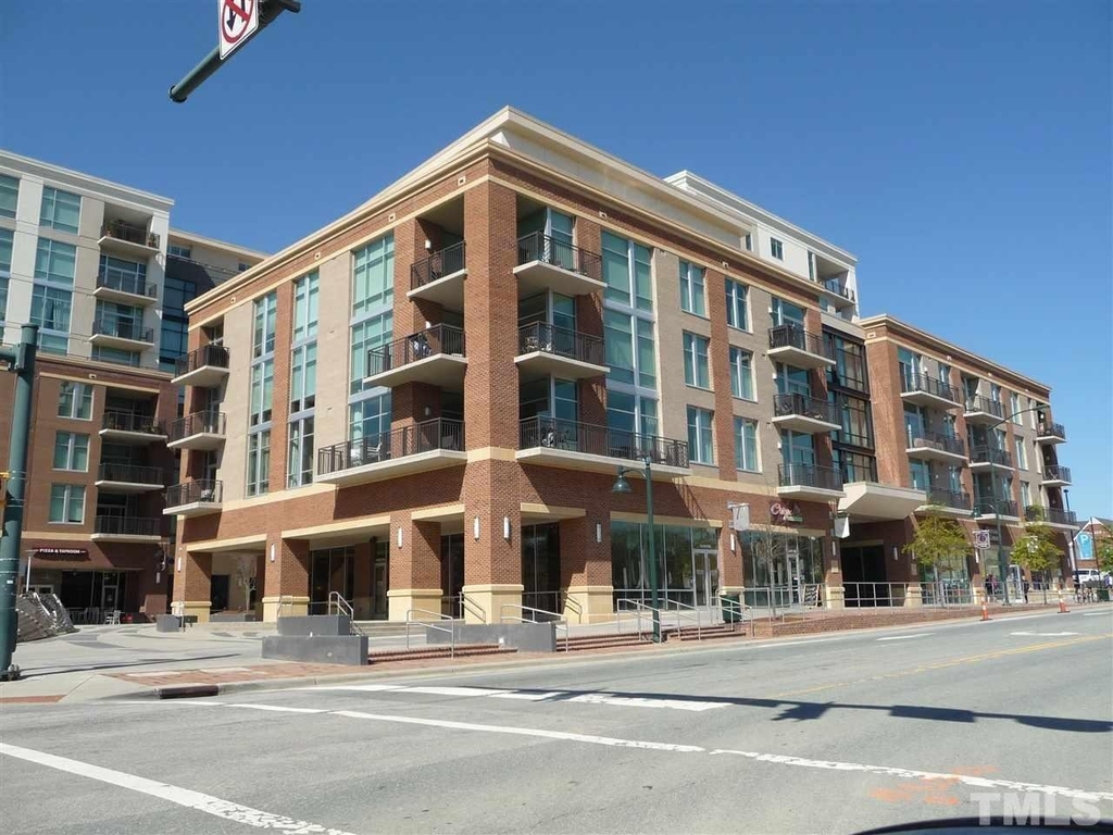 140 W Franklin Street - Photo 0