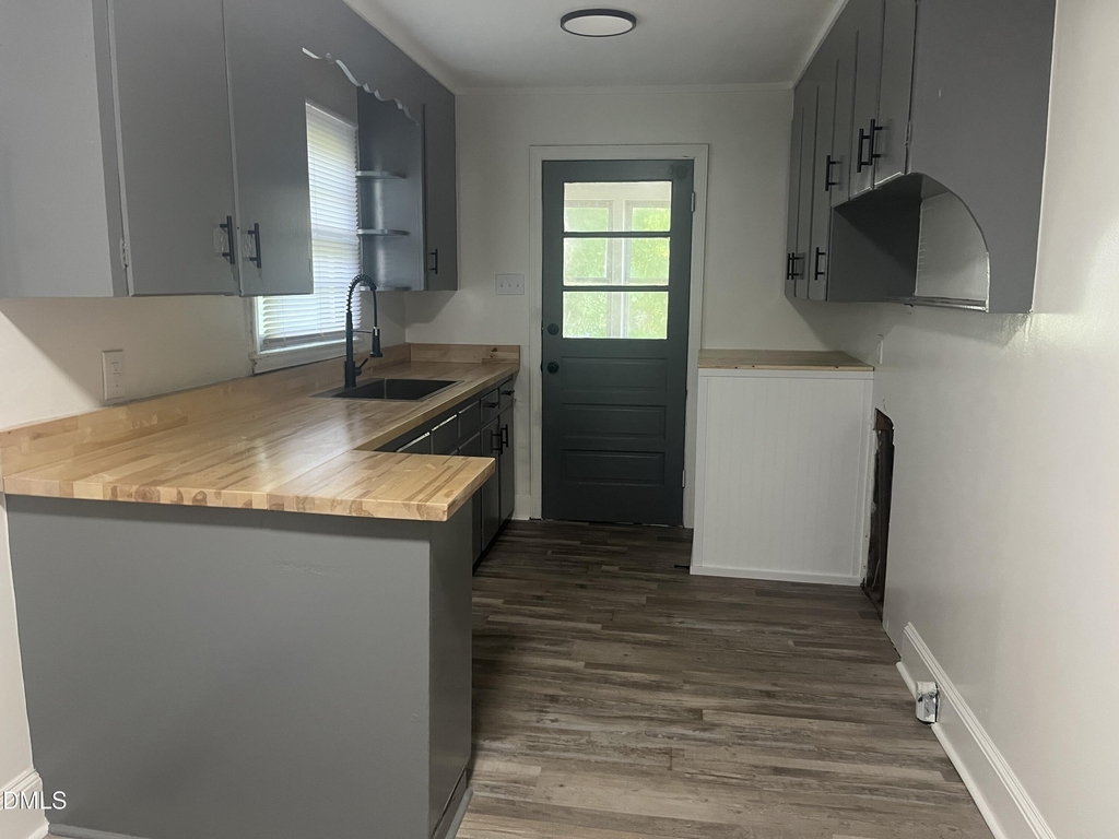 504 Powell Street - Photo 6