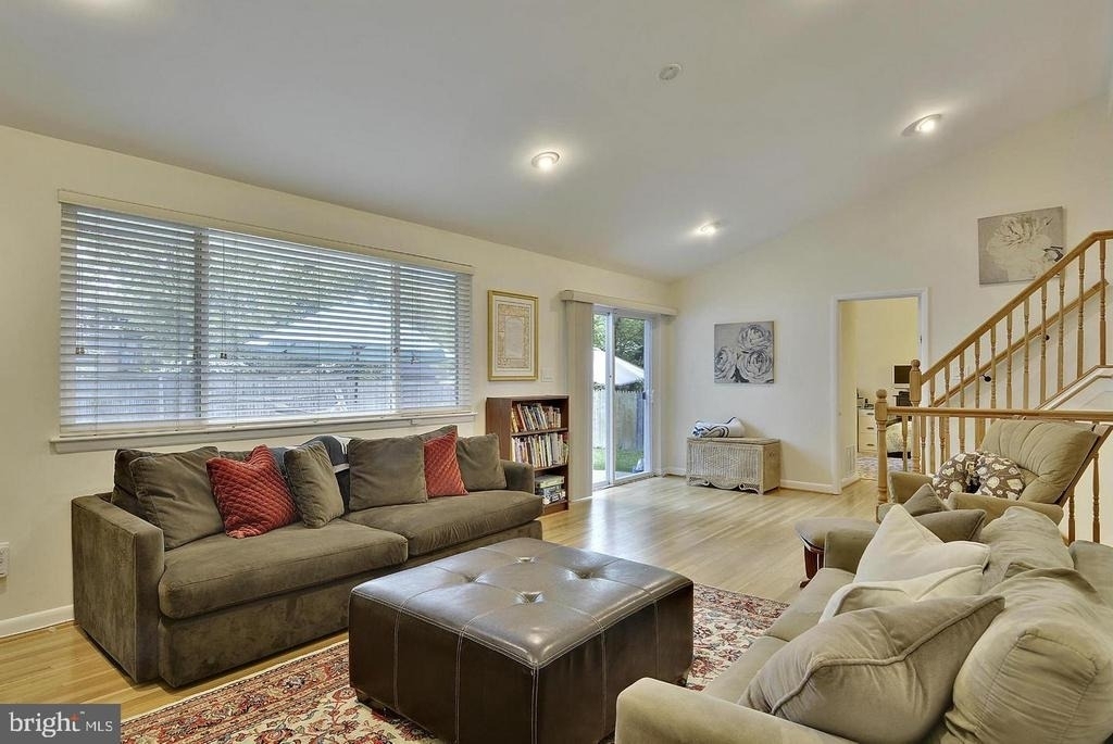 717 Hillsboro Drive - Photo 18
