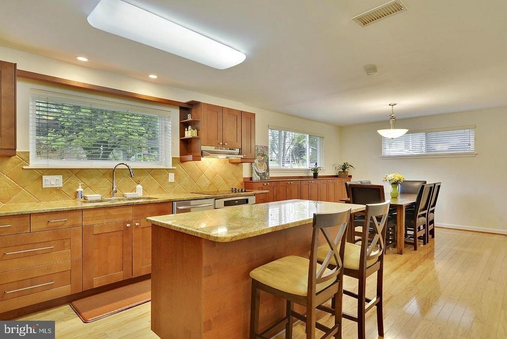 717 Hillsboro Drive - Photo 2
