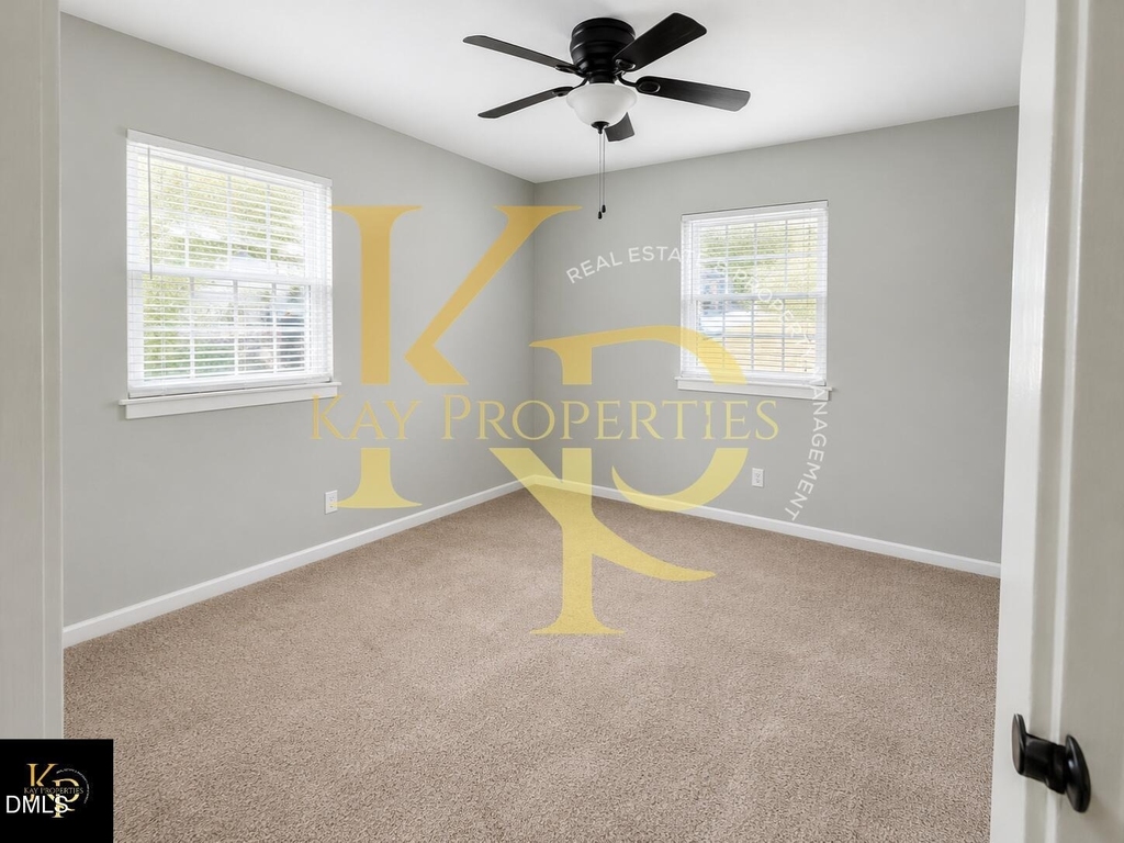 3013 Wedgedale Avenue - Photo 10