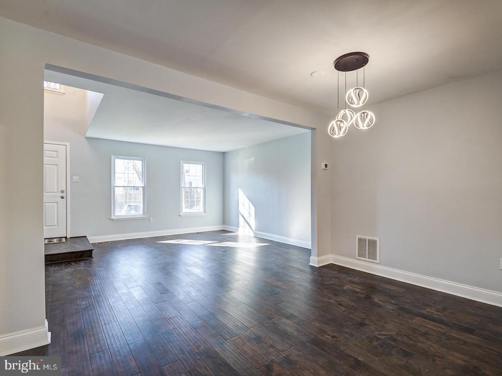 5 Climbing Ivy Court - Photo 9