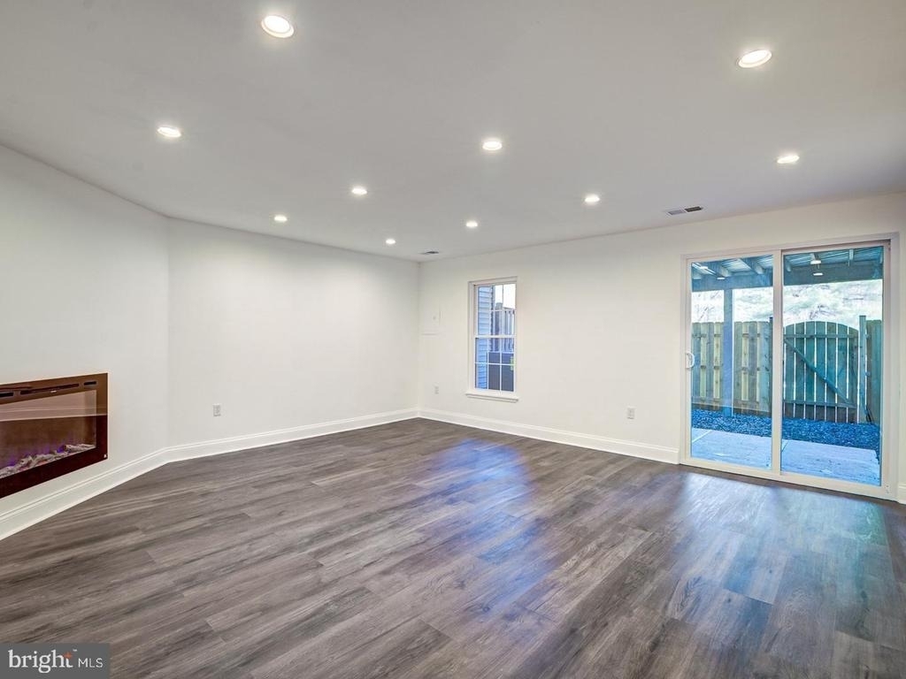 5 Climbing Ivy Court - Photo 49