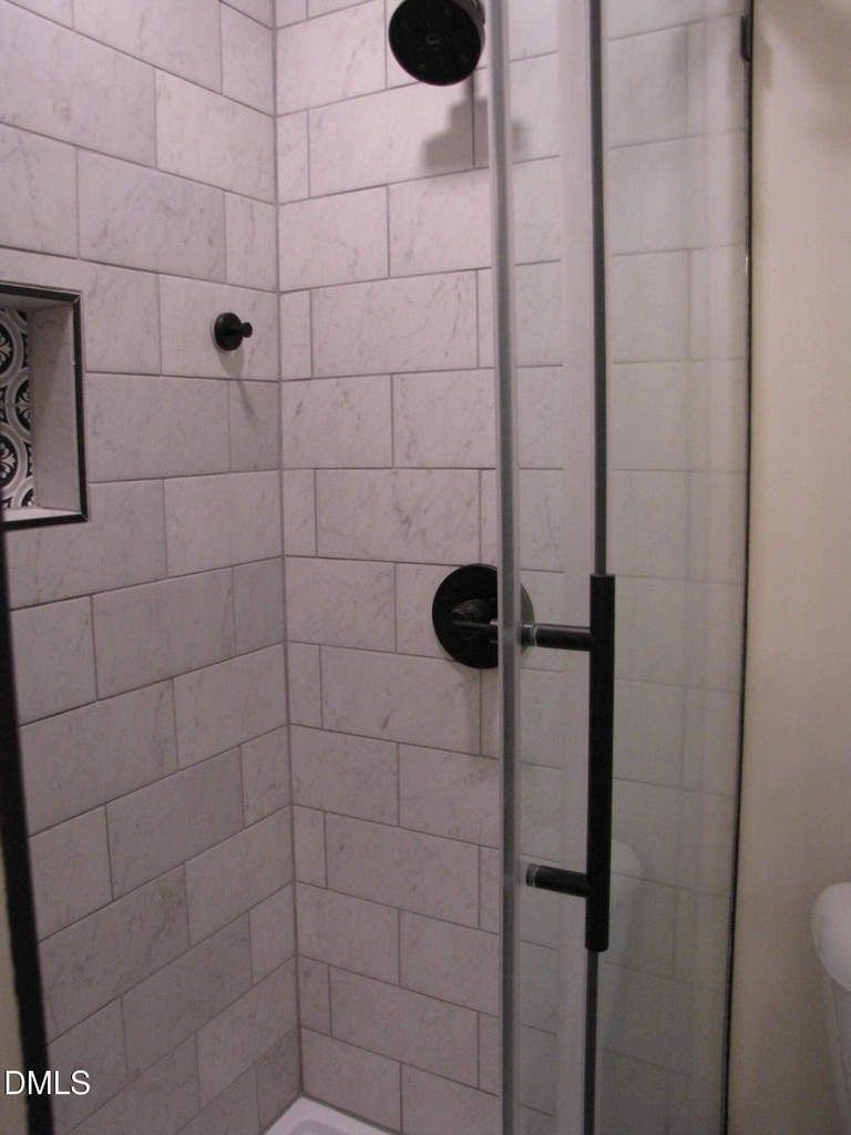 220 Elizabeth Street - Photo 14