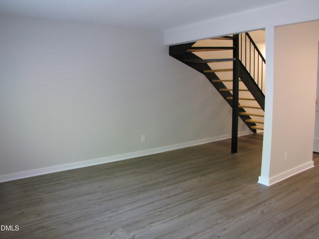 220 Elizabeth Street - Photo 3