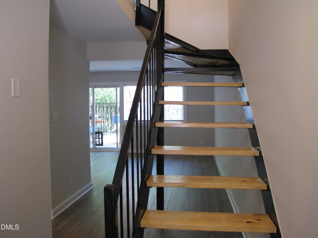 220 Elizabeth Street - Photo 1