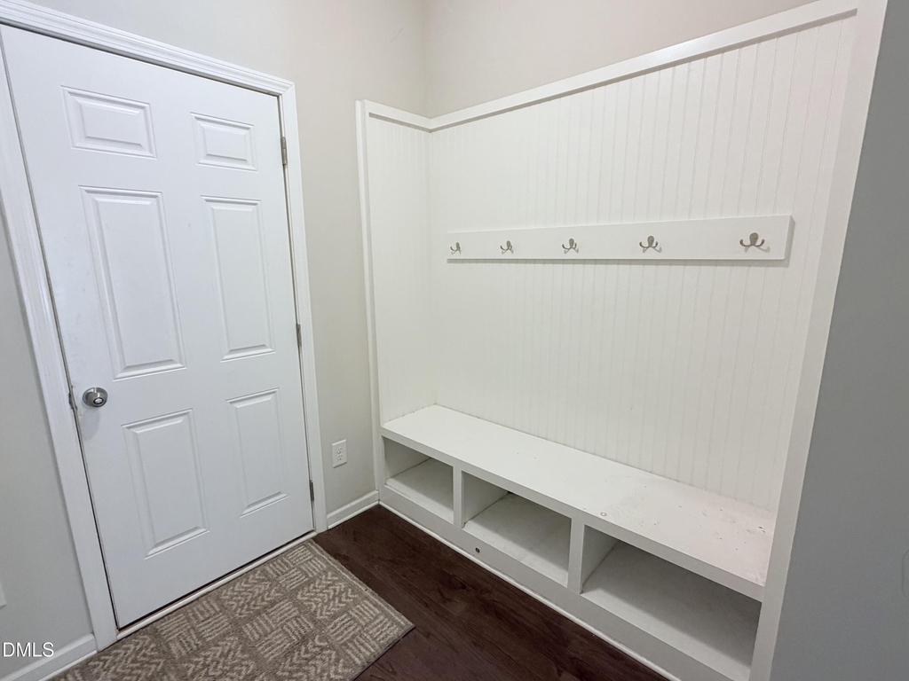 210 Hamlet Place - Photo 8