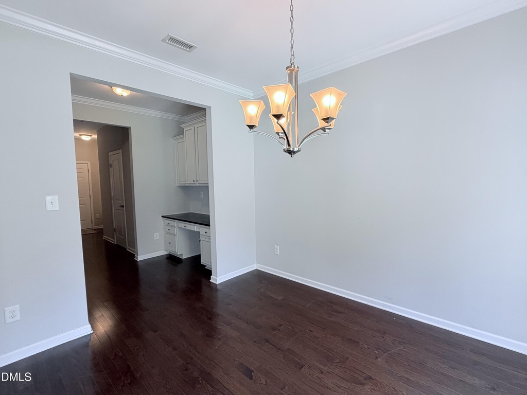 210 Hamlet Place - Photo 5