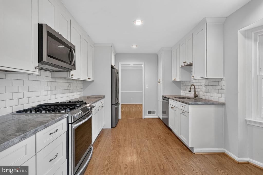 6905 Stonewood Court - Photo 5