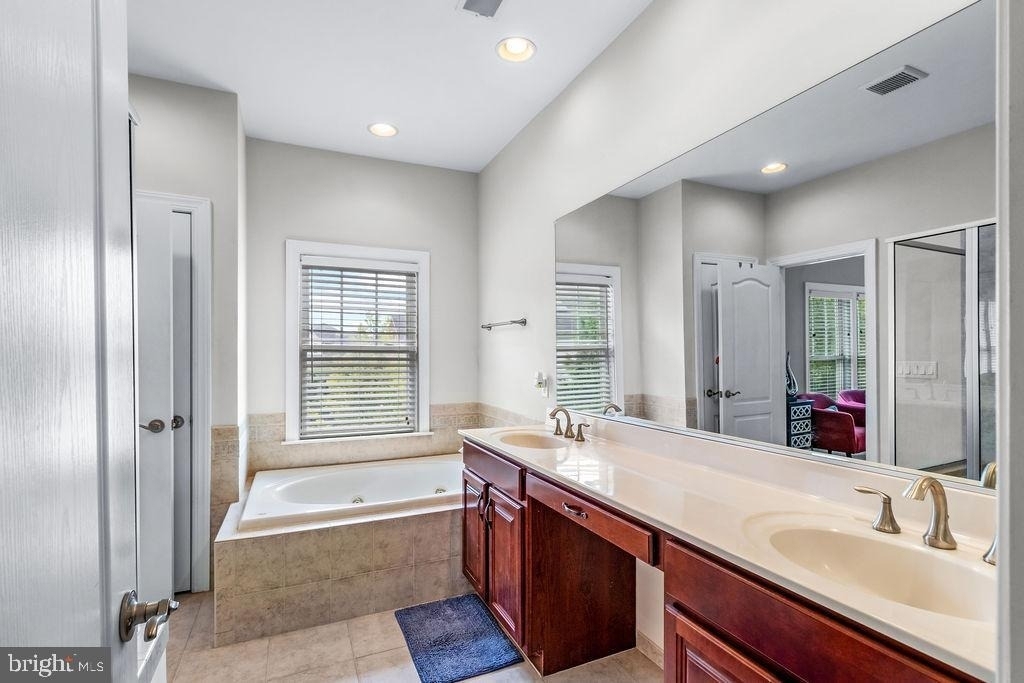 9701 Mossy Bark Lane - Photo 44