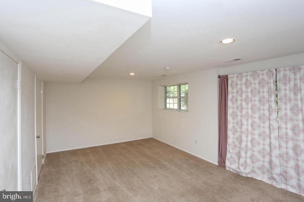 4710 Leyden Way - Photo 16