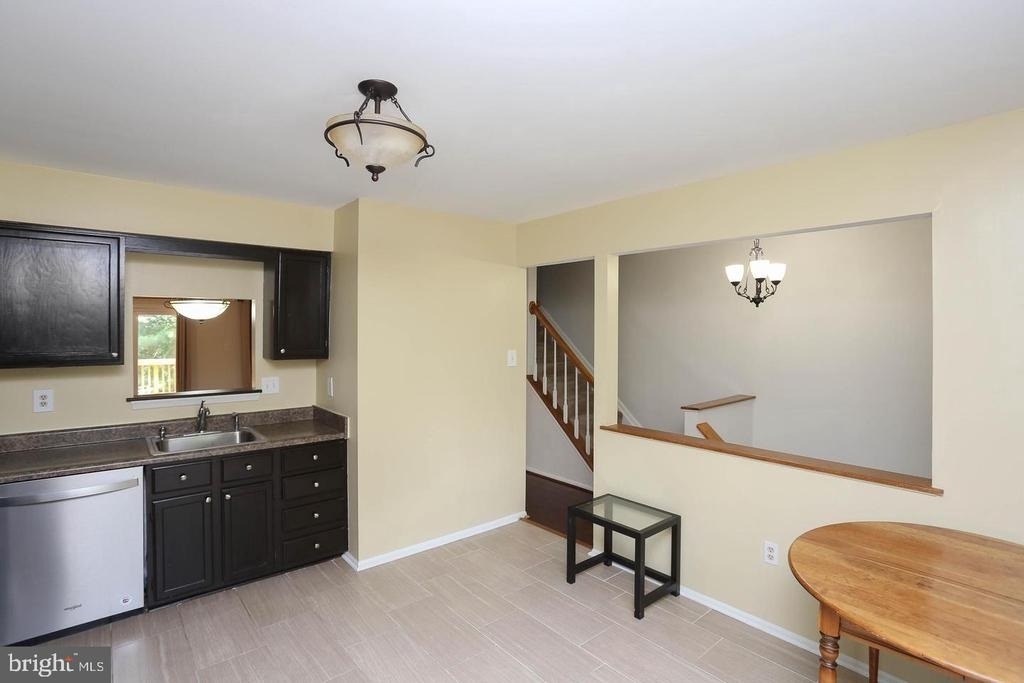 4710 Leyden Way - Photo 2