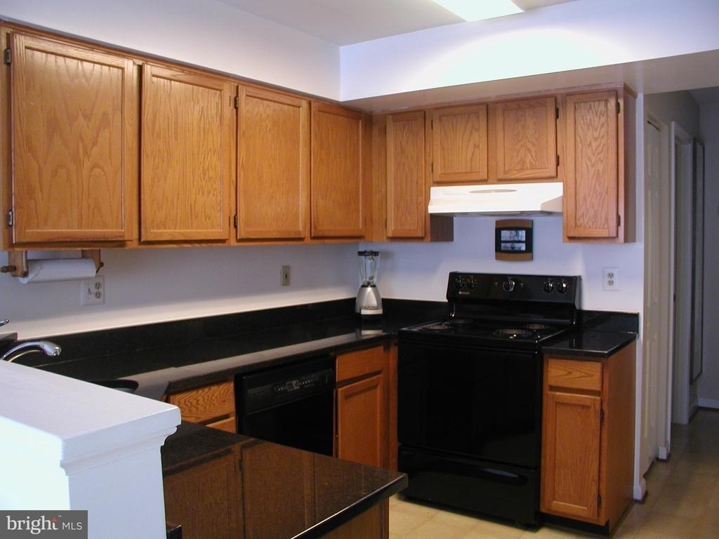 8686 Manahan Drive - Photo 0