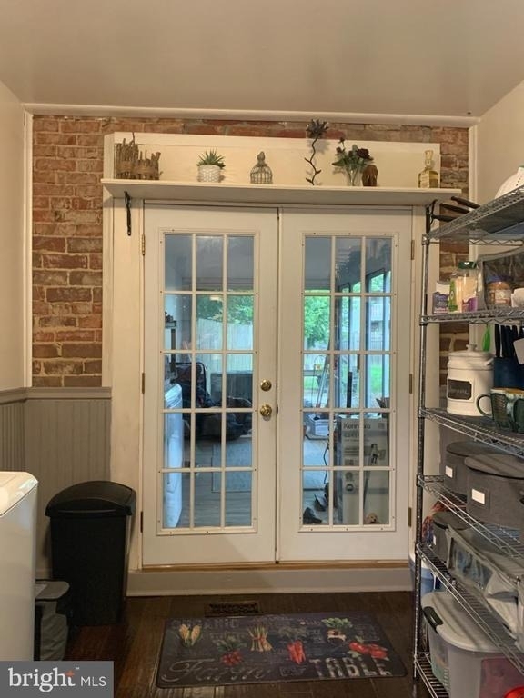 205 W 5th Street - Photo 5