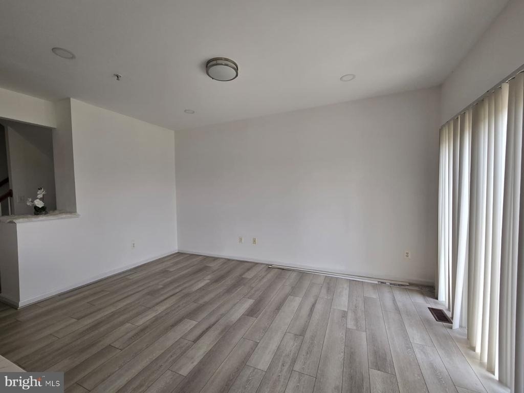 5808 Mercantile Drive W - Photo 8