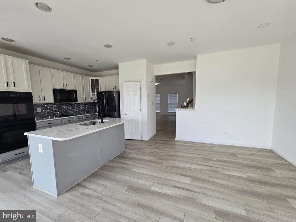 5808 Mercantile Drive W - Photo 11