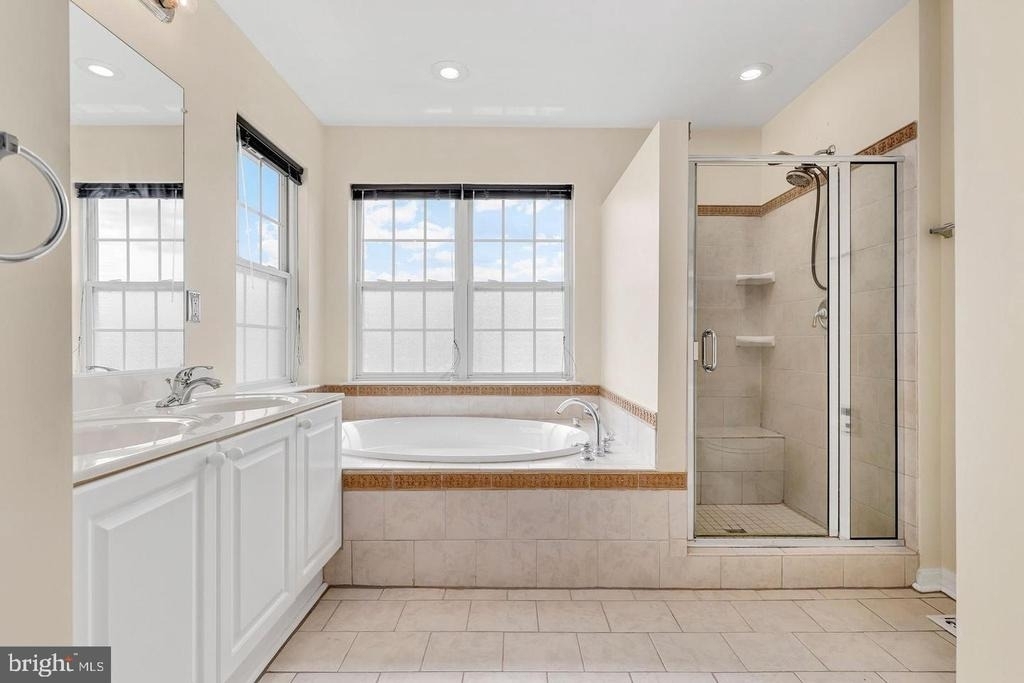 1942 Crossing Stone Court - Photo 19