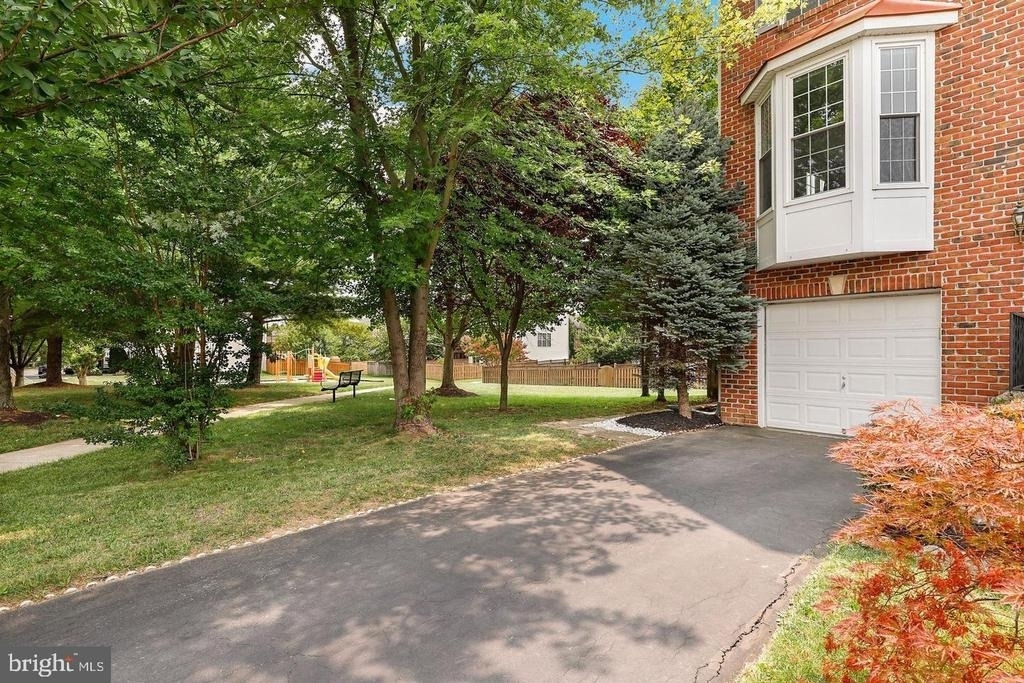 1942 Crossing Stone Court - Photo 2