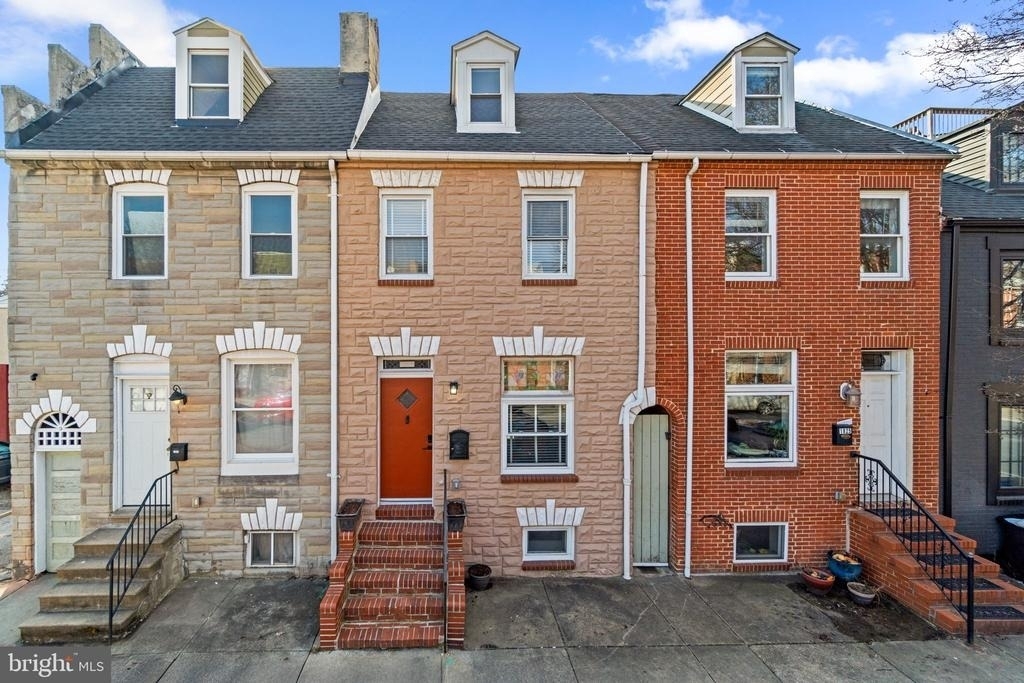 1827 Bank Street - Photo 0