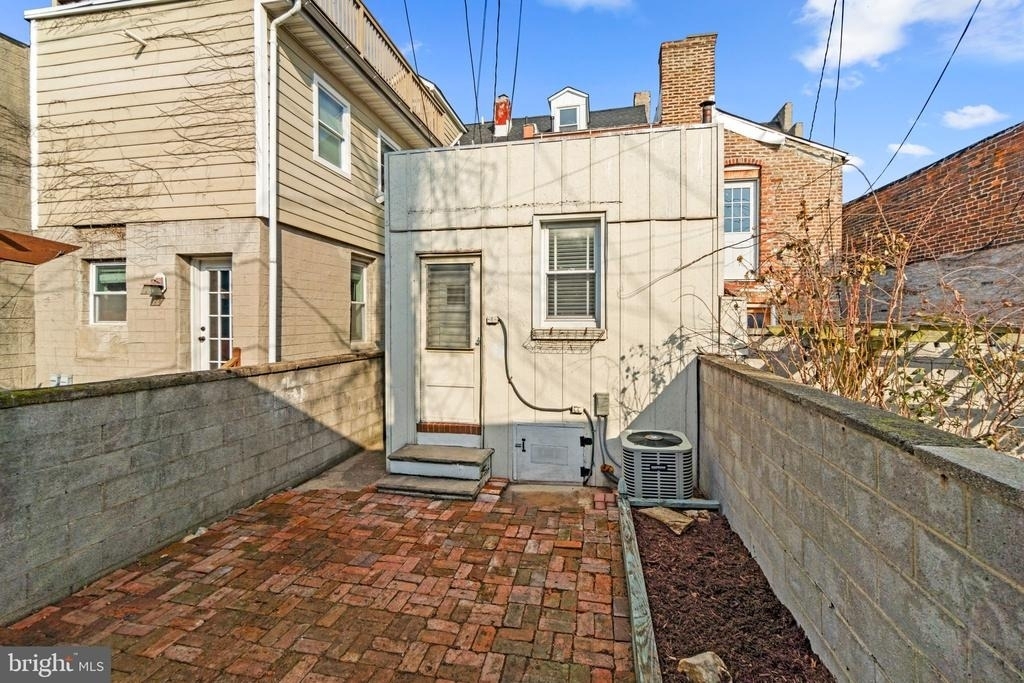 1827 Bank Street - Photo 30